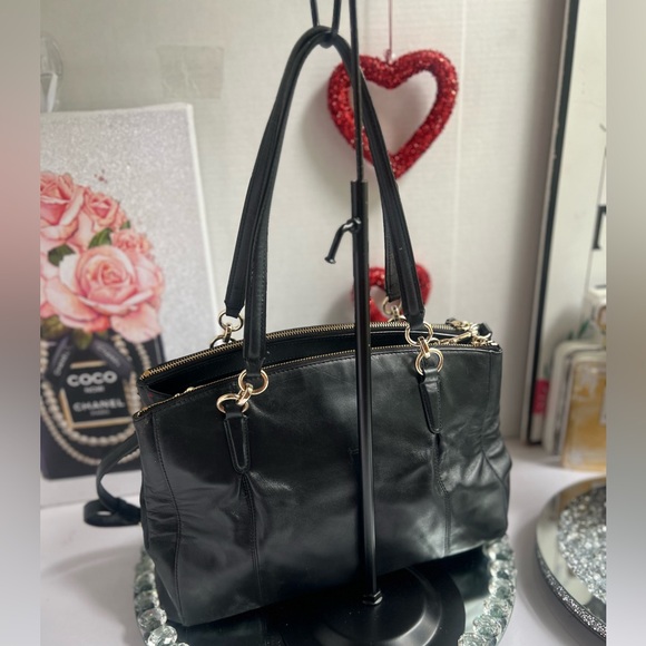 Coach Black smooth Leather Shoulder Bag - Picture 7 of 12